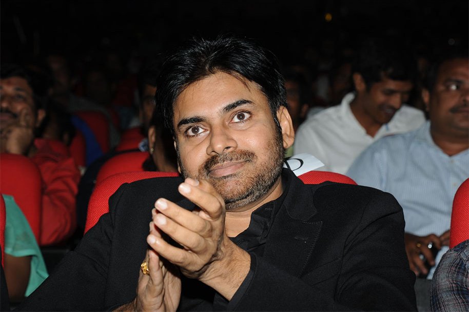 Attarintiki-Daredi-Thank-You-Meeting